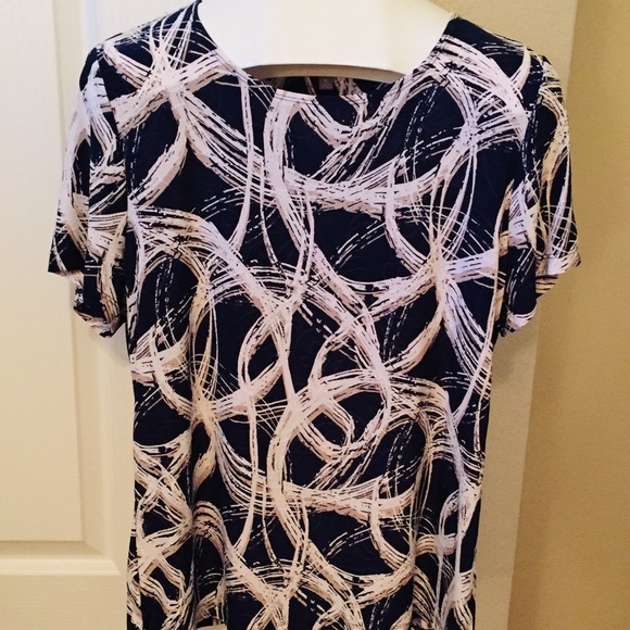 JM Collection navy, white & beige top